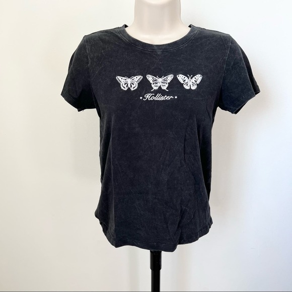 Hollister Butterfly Baby Tee Embroidered T Shirt Short Sleeve Top Faded Black XS - Picture 1 of 7